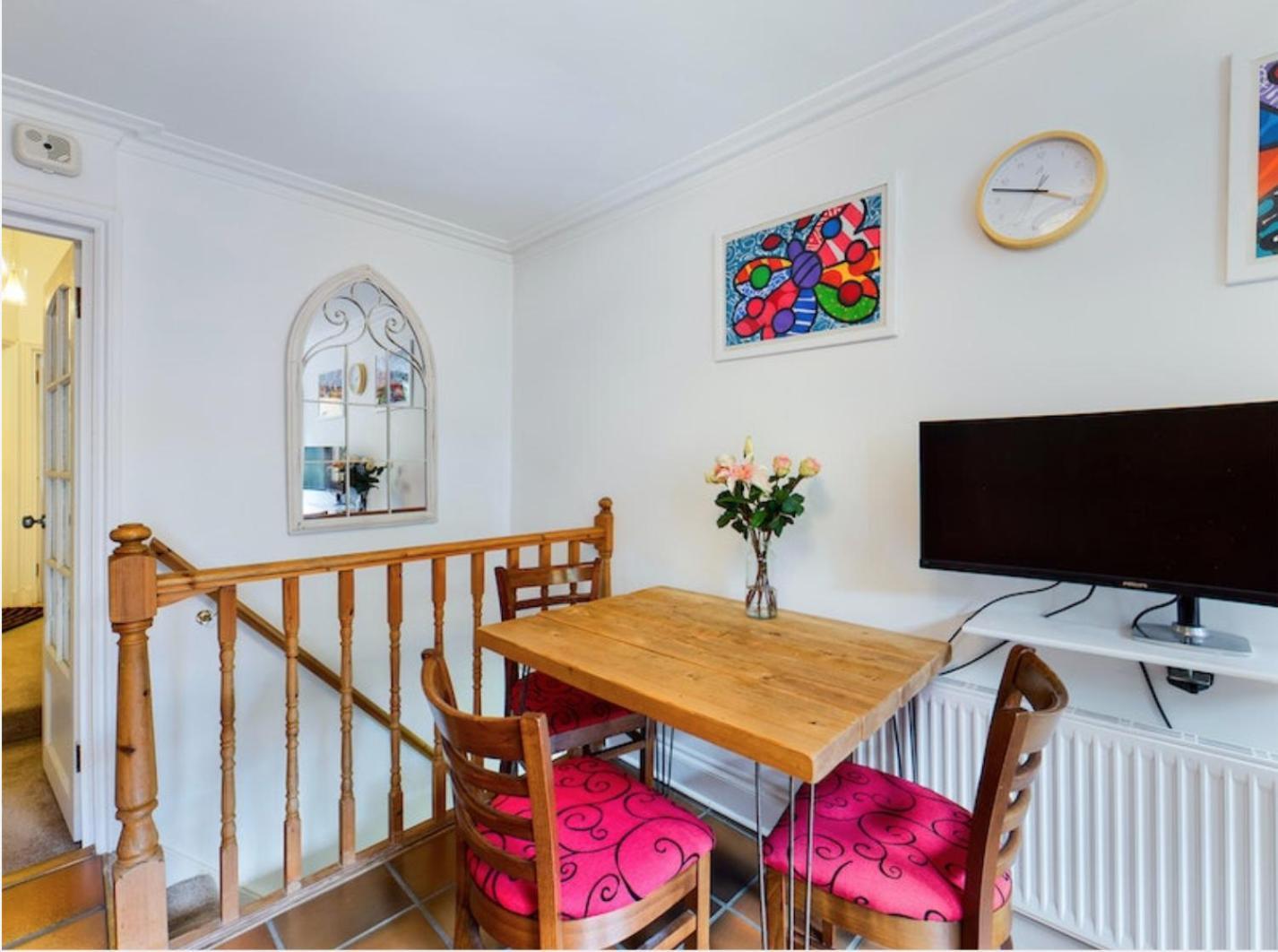 The Clapham Apartment With Private Patio Лондон Екстериор снимка