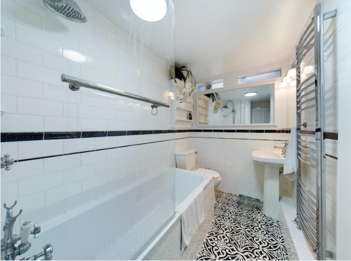 The Clapham Apartment With Private Patio Лондон Екстериор снимка