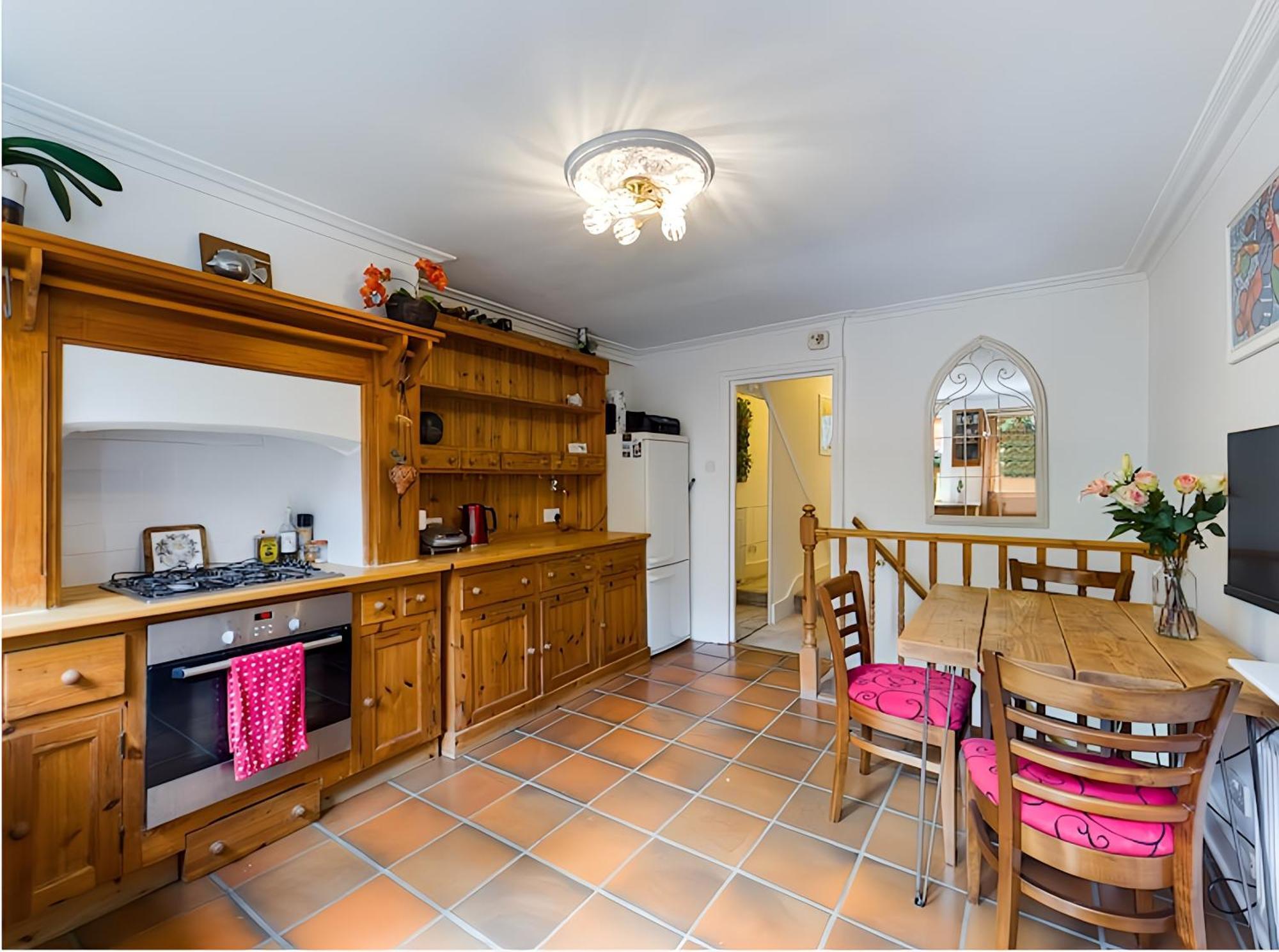 The Clapham Apartment With Private Patio Лондон Екстериор снимка