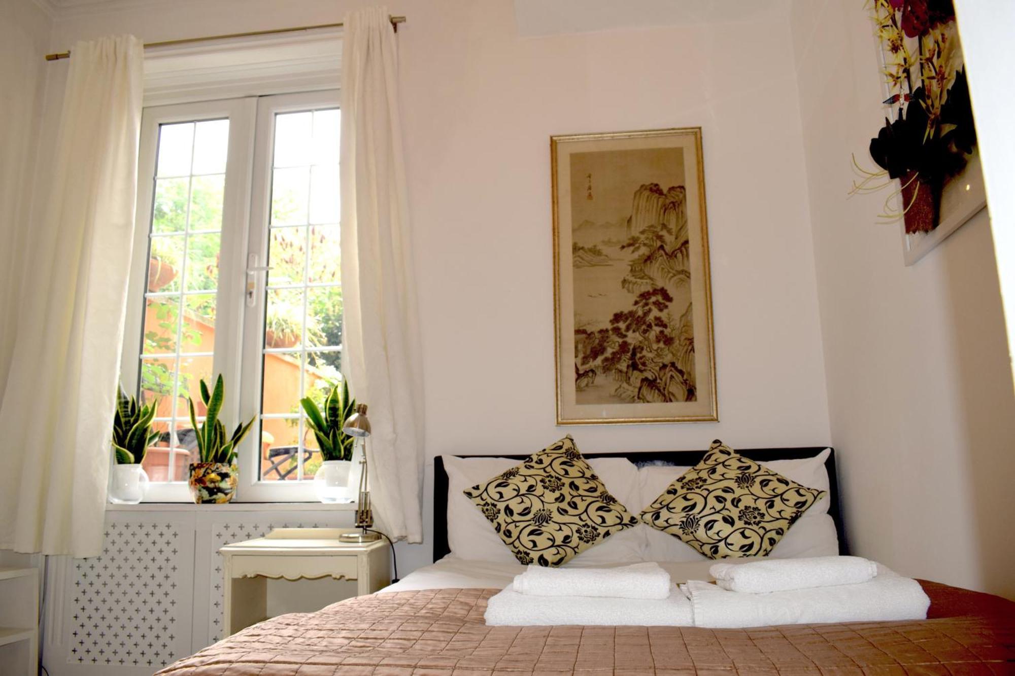 The Clapham Apartment With Private Patio Лондон Екстериор снимка